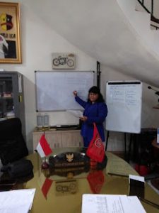 Guru Les Privat Bahasa Inggris Berpengalaman Panjang lebih dari 30 tahun