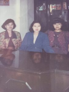Hana guru les privat bahasa inggris mengajar bahasa inggris juga sebagai front office