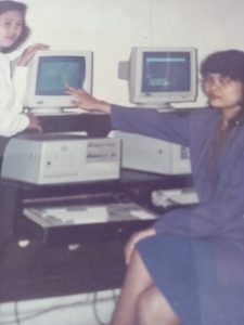 Dokumentasi sejarah Miss Hana, satu-satunya guru privat dengan jejak digital sejak era pra-internet hingga era AI